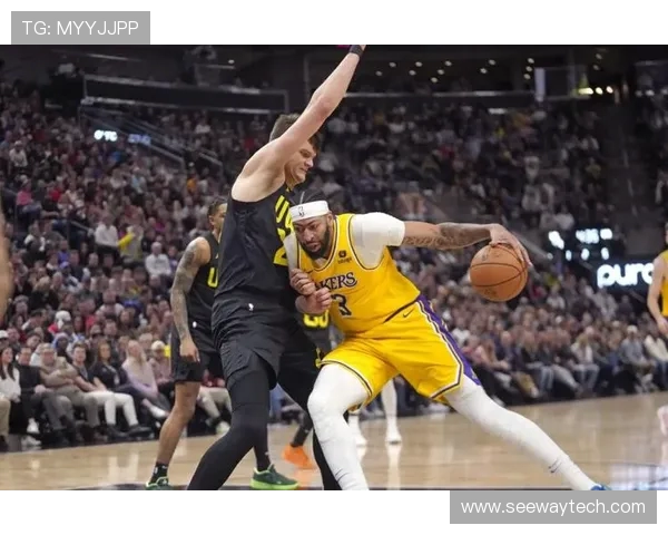 爵士与湖人精彩对决比赛录像回顾及精彩瞬间分析