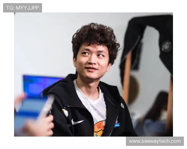 张芳专访：从新手到职业选手的英雄联盟成长之路回顾